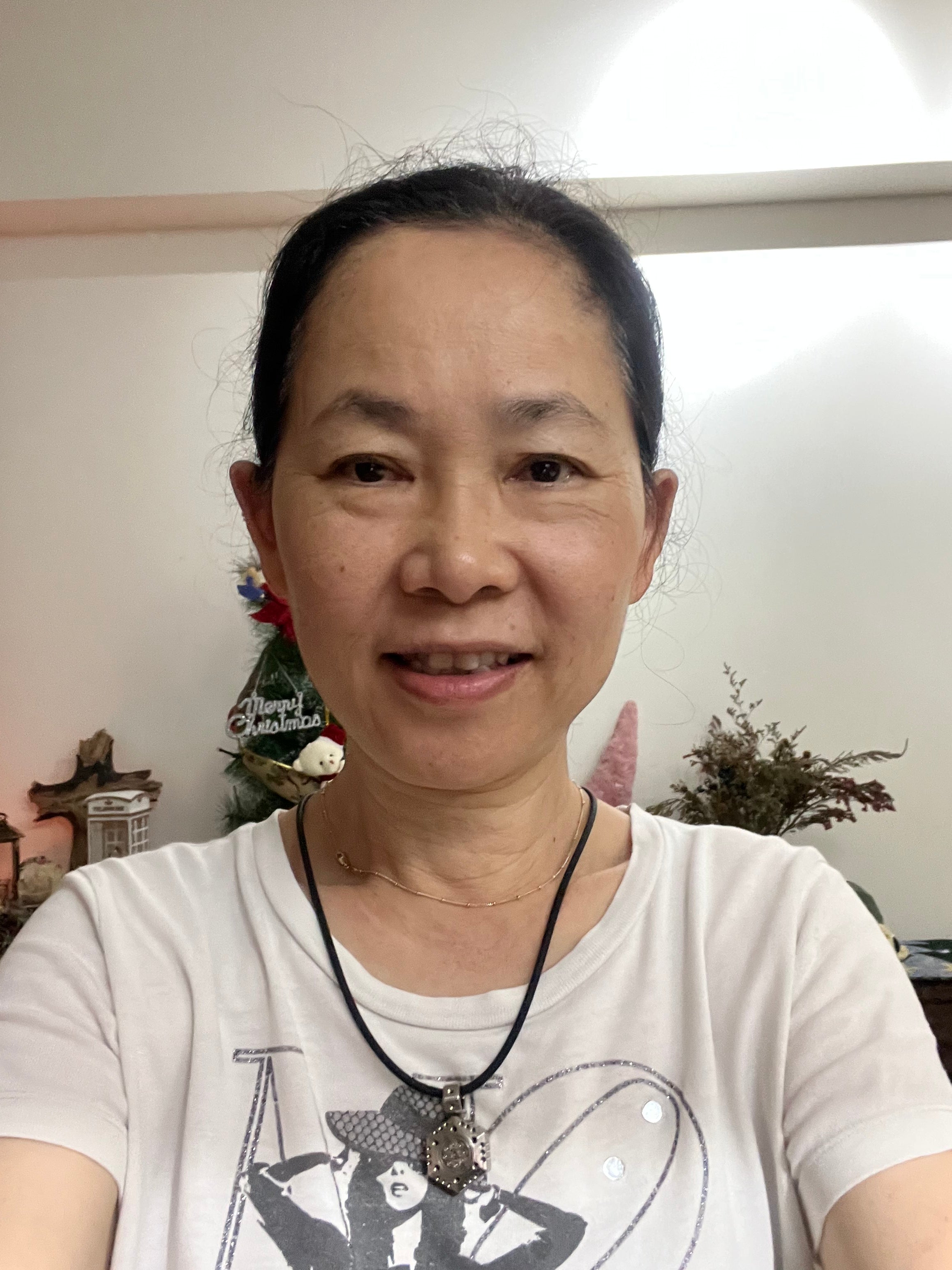 At first, when I started wearing it, I had headaches for the first few days, but eventually, I got used to it. I noticed that when I was working, I had a lot of energy and clarity (I also use the Beyond Mind yoga mat when I sleep, and I also use Aqive's Rao Chang). Because I have issues with panic attacks and insomnia, that was the main reason I purchased Wisdomware and products from Aqive. I’m very happy that now I can sleep, and it seems like the panic attacks are gone. Also, when taking photos, I noticed a change in the way I look. I even recommended it to two friends, and they purchased it as well. I’m so happy, and their feedback has been great. I’m very grateful to Mr. Hu and the team for sharing with such love. I hope that in the future, this will help more people to be healthy and happy 🙏❤️